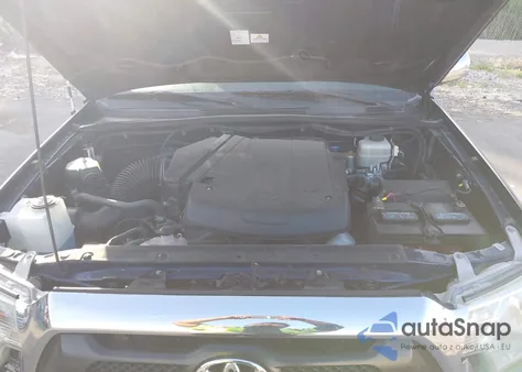 2015 Toyota Tacoma Base V6 z USA, uszkodzony, nr VIN 3TMLU4EN8FM190634